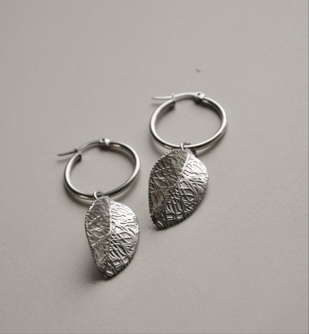 Mono orecchino foglia Rugiada