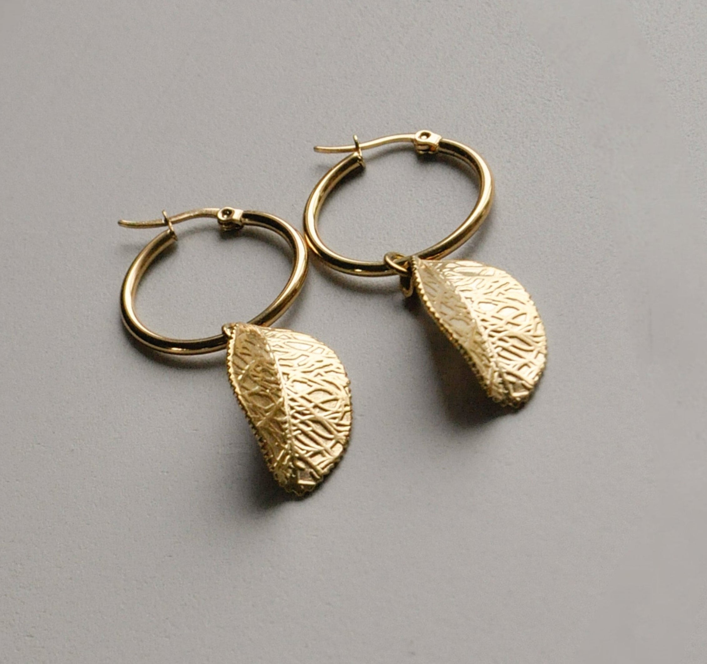 Mono orecchino foglia Rugiada